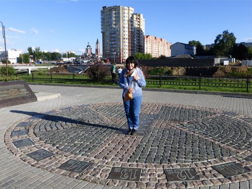 Аналемматические солнечные часы в городе Щелково